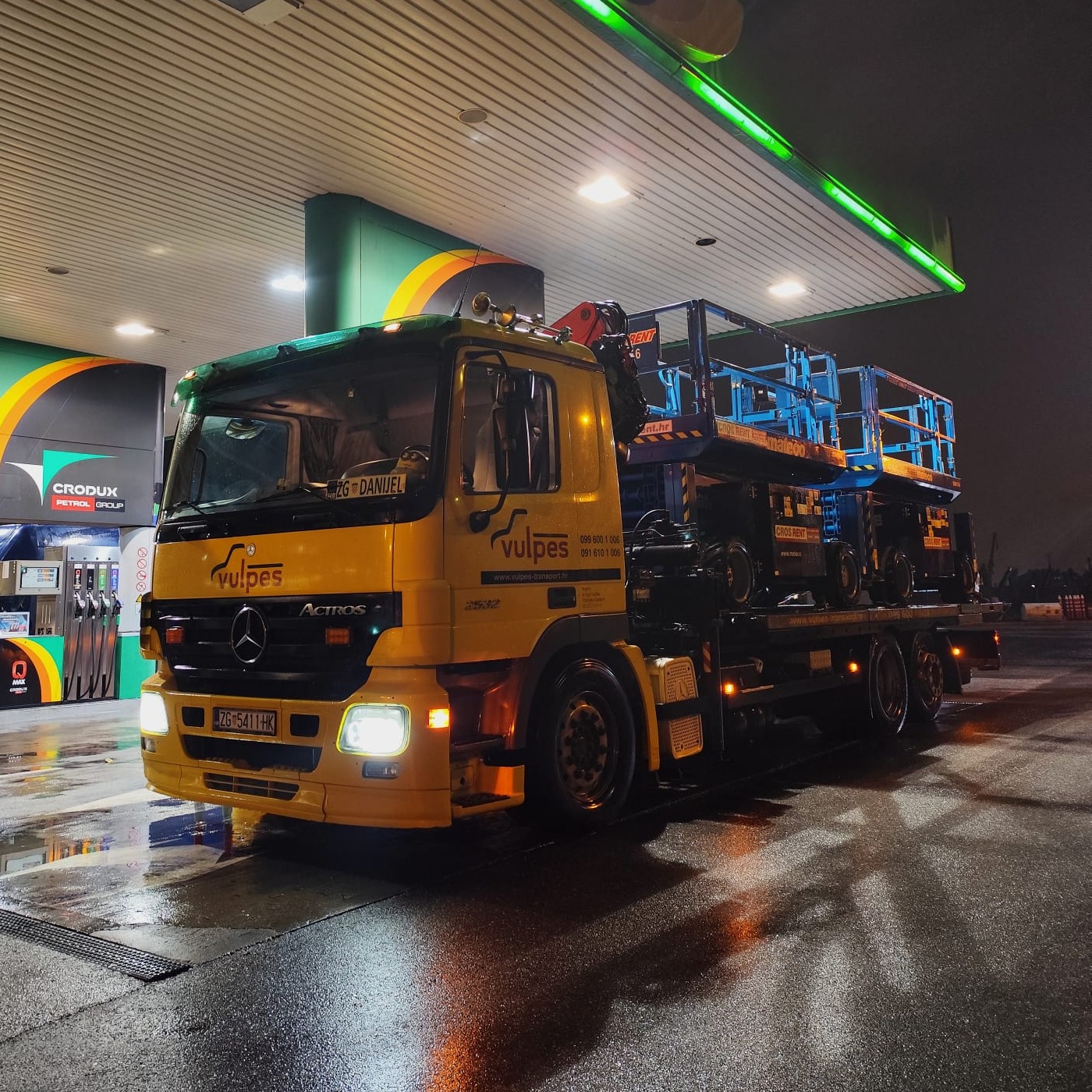 Vulpes kamion u akciji tijekom specijalnog transporta